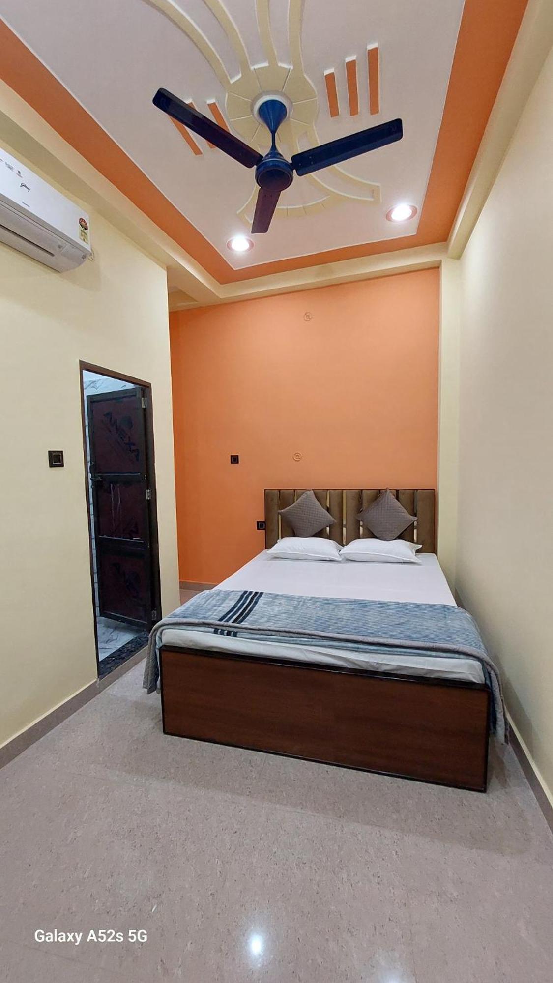 Narayani Paying Guest House バラナシ エクステリア 写真