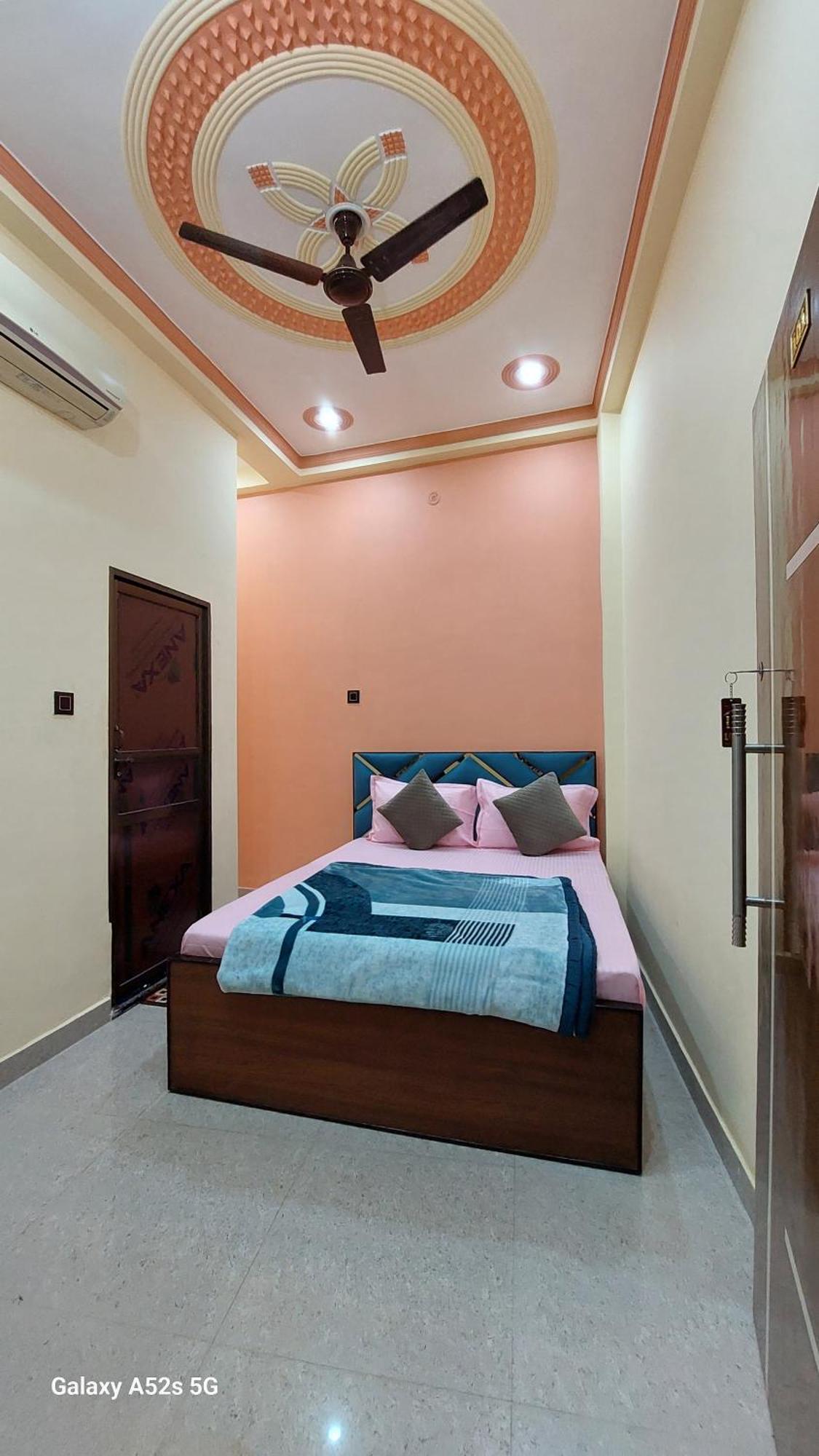 Narayani Paying Guest House バラナシ エクステリア 写真