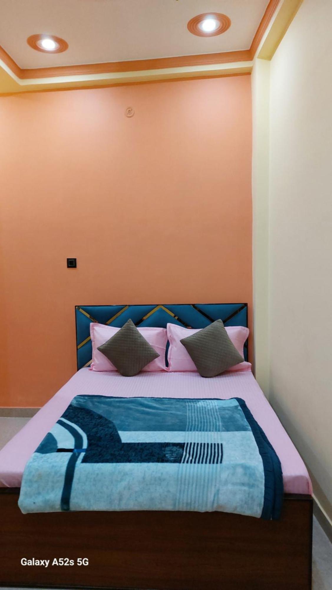 Narayani Paying Guest House バラナシ エクステリア 写真